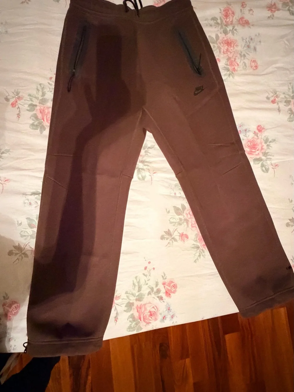 Nike Tech Men's Brown Performance Joggers with Zipper Pockets